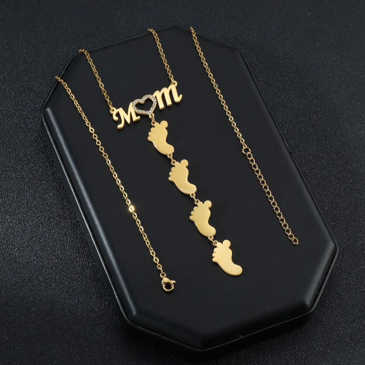 Mom Necklace (customisable)